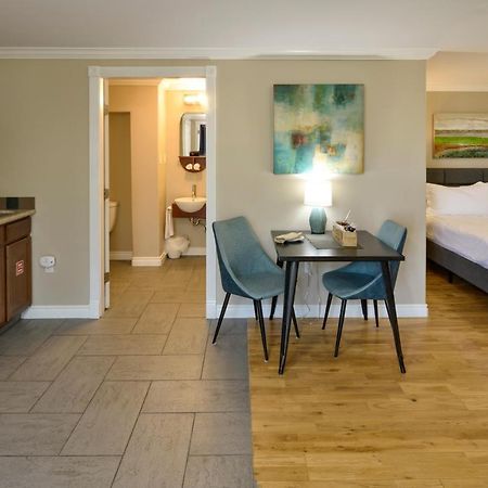 Above The Beach Guest Suites 彭蒂克顿 外观 照片
