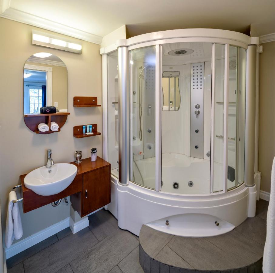 Above The Beach Guest Suites 彭蒂克顿 外观 照片
