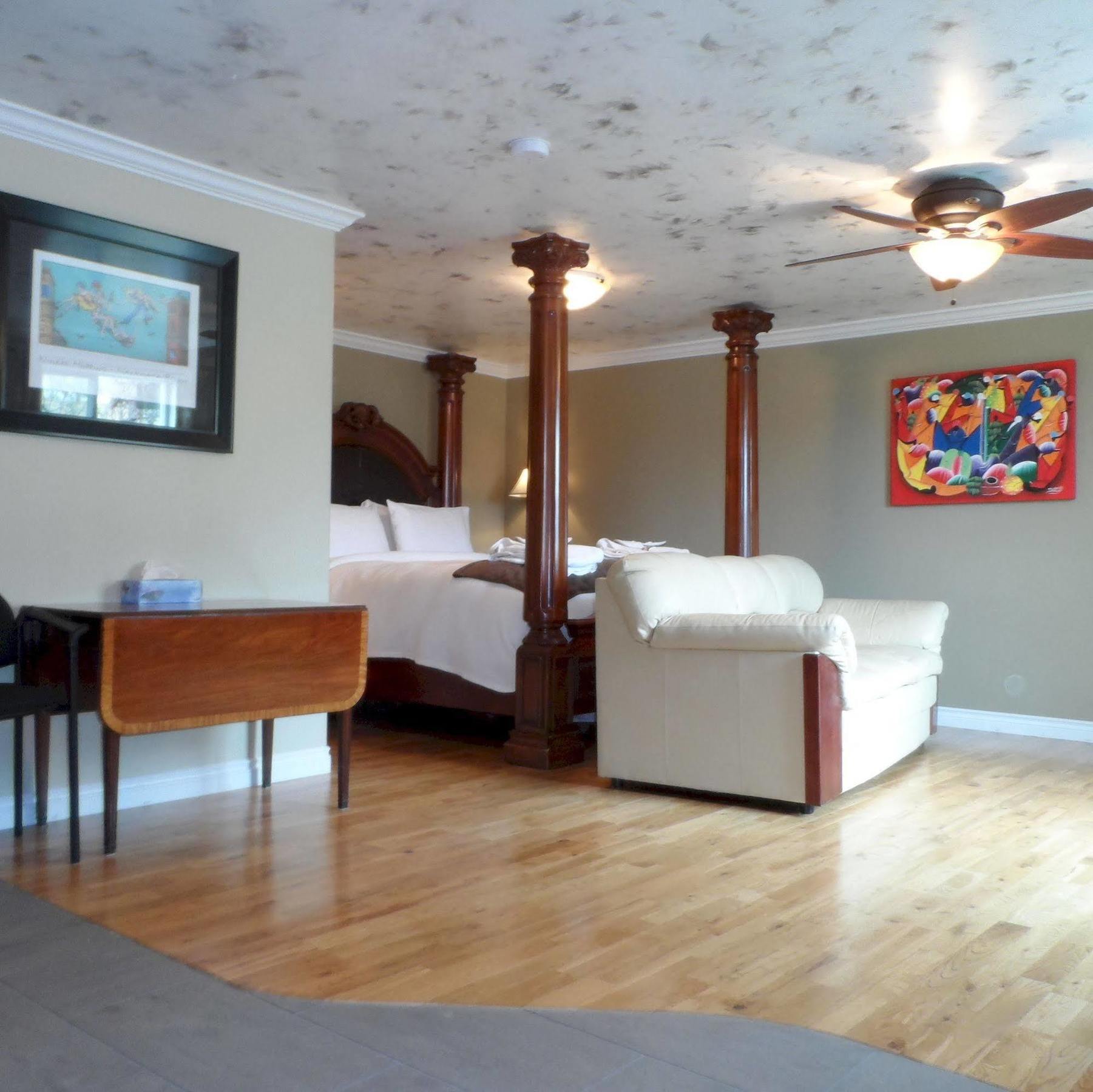 Above The Beach Guest Suites 彭蒂克顿 外观 照片